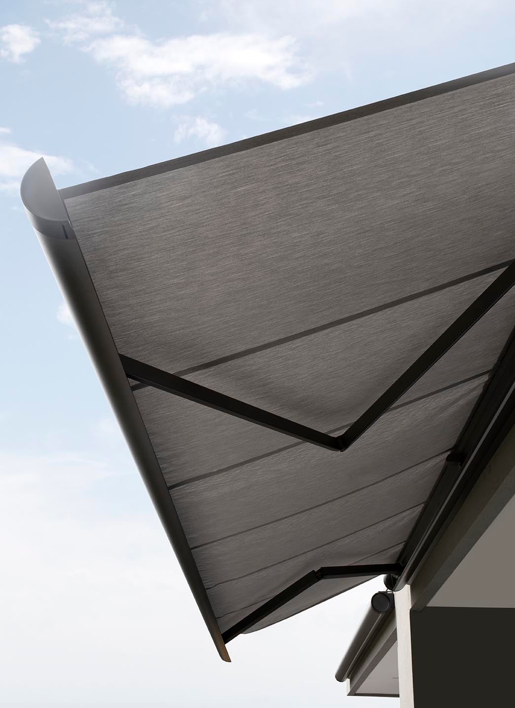 Patio Awnings vs Pergola Blinds: Which is the Best Choice for Your Outdoor Space?