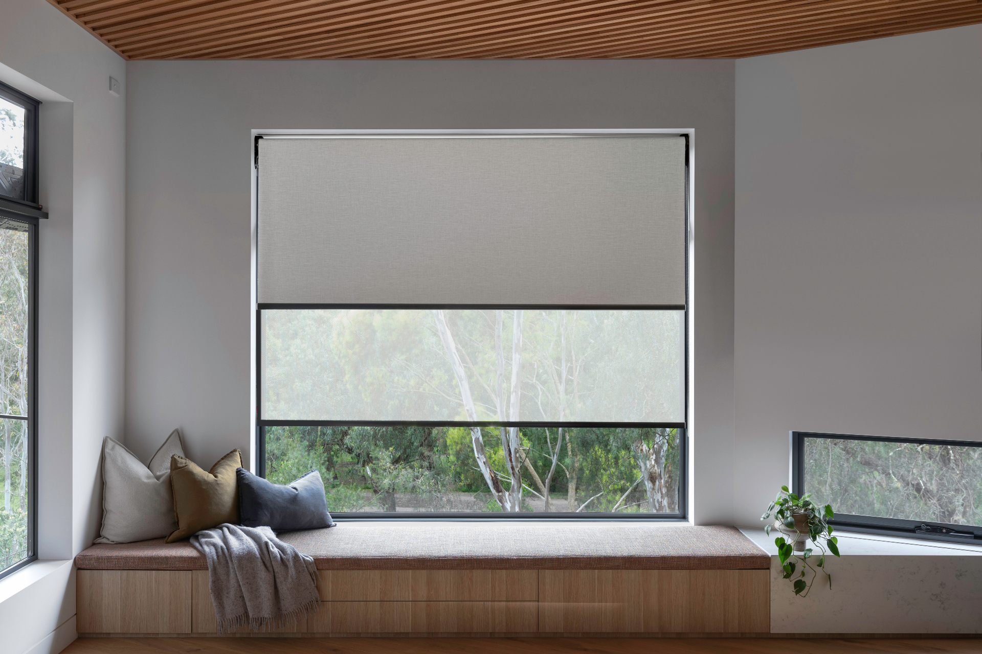 Top Materials for Roller Blinds That Last Through Daily Wear