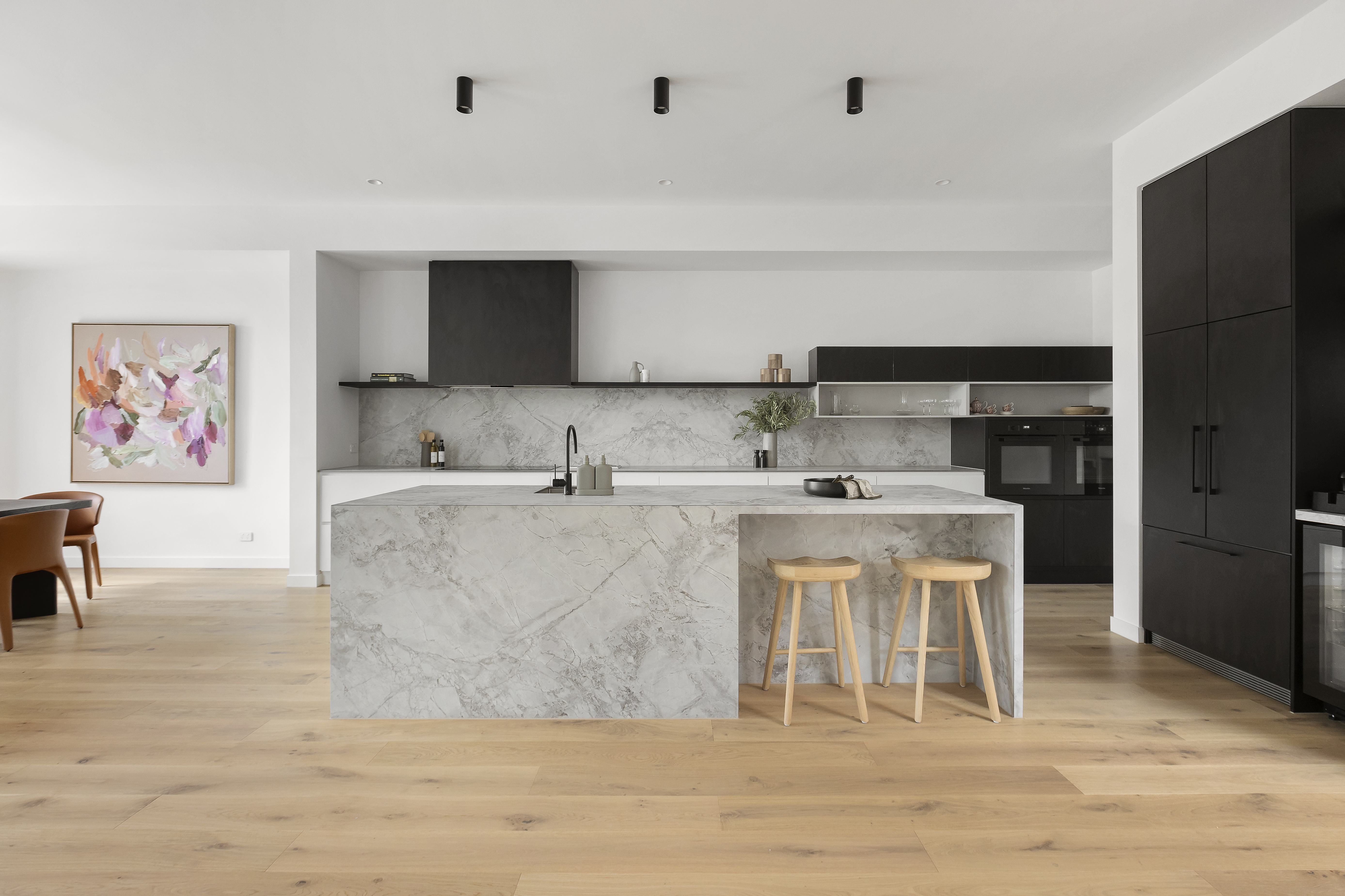 Glen Iris — living area indoor-outdoor flow