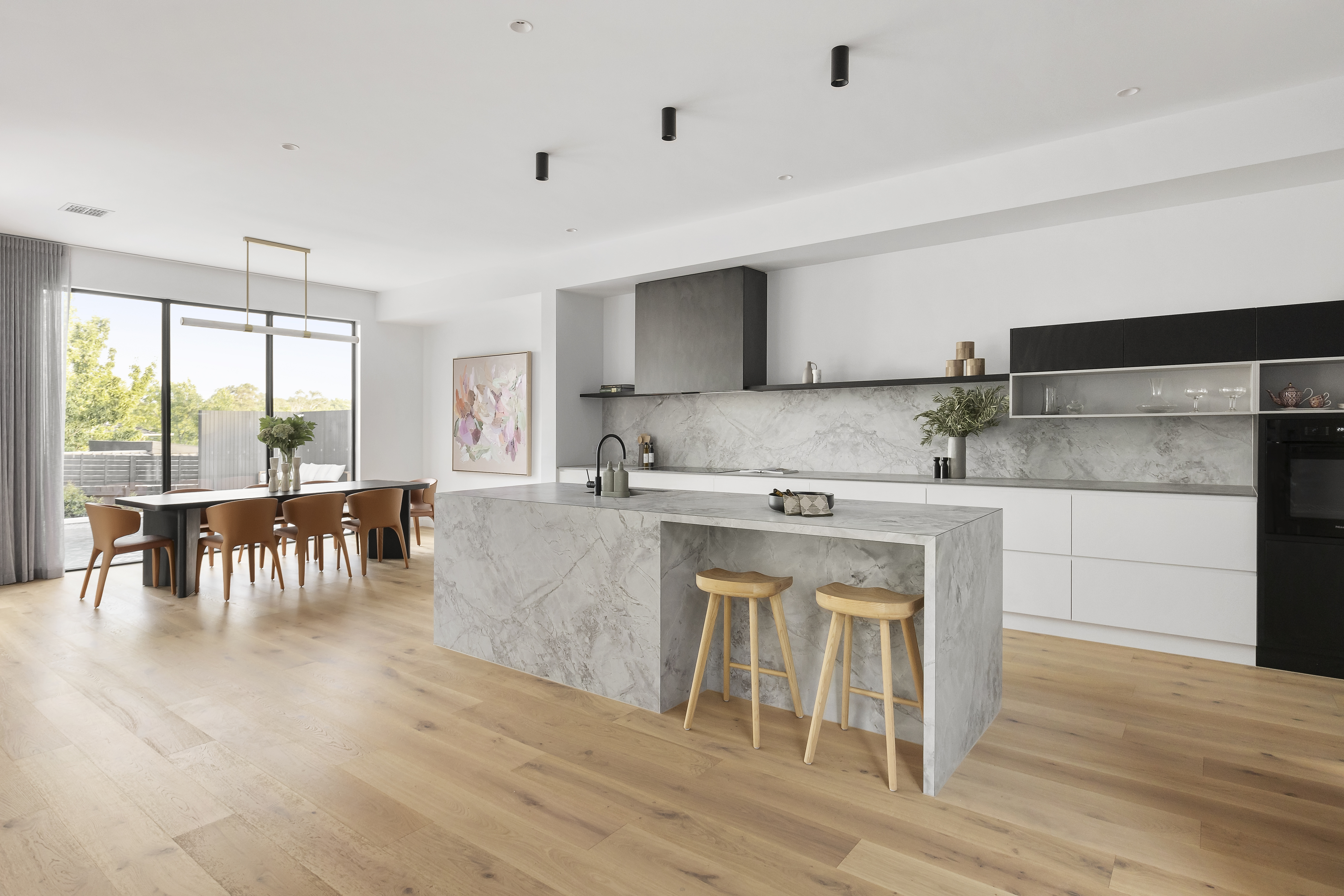 Glen Iris — meals area framed by north-facing sheers