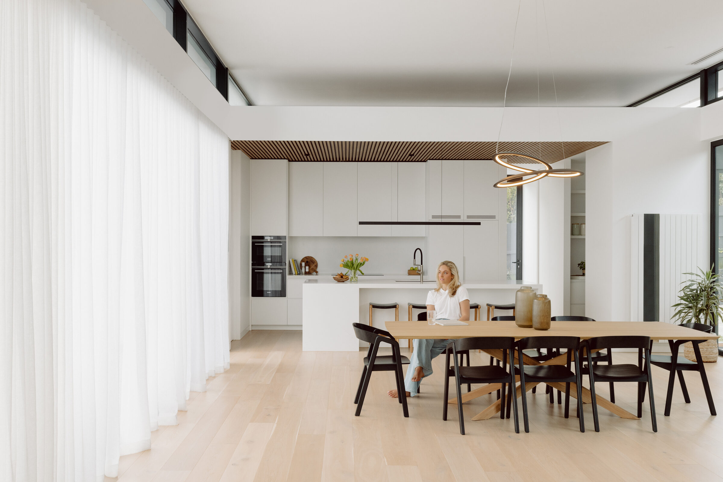 Mount Eliza VIC — coastal residence by Sky Architect Studio with Tiptop Blinds window furnishings
